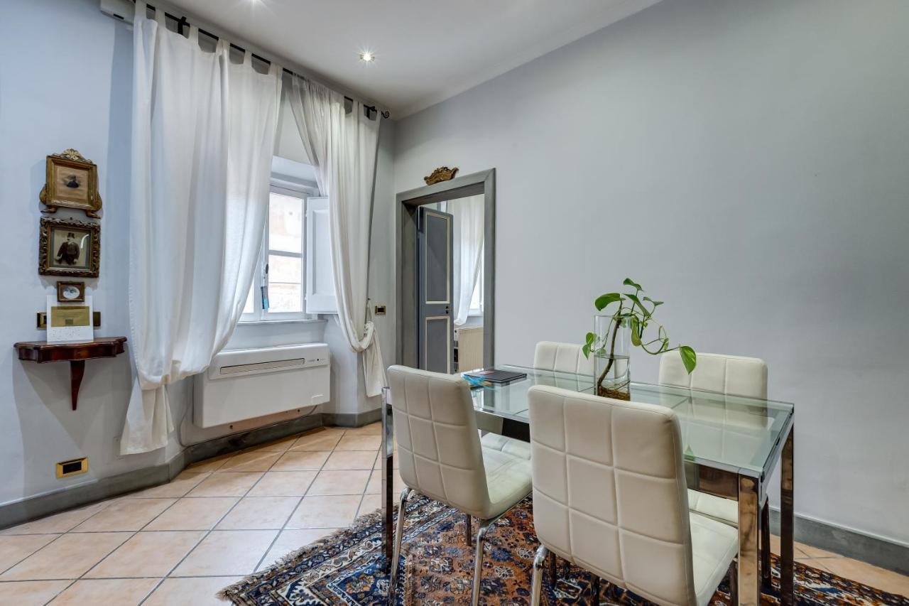 Casa Coronari * Rome